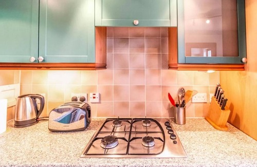 Central Aberdeen Apartment | Mycosy On The River, 2 BR Apartment, Great Location - Aberdeen