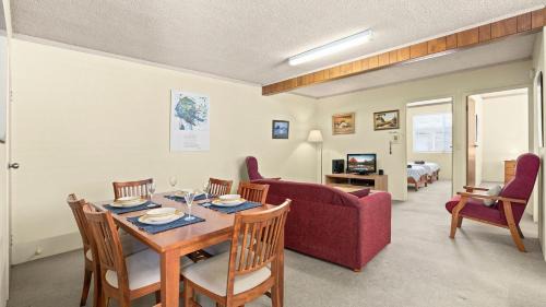 Urunga Apartment | Myee Court