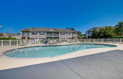 Red Hill Apartment | Myrtle Beach Condo with Community Perks