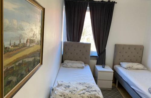 Gamla Staden-Sandskogen House | Nära till allt, i delad lägenhet