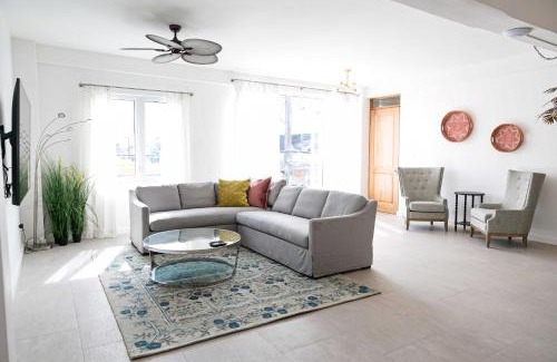 Parque Apartment | N1 Condos
