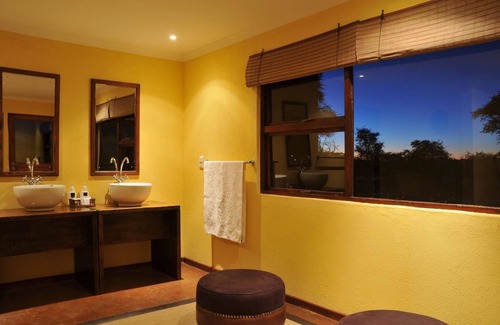 Intu Afrika Kalahari Private Reserve Cabin | Zebra Kalahari Lodge