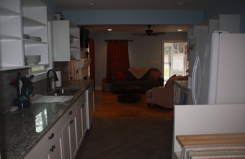 Mountain Home Cottage | Nadia's Nest: A Newly renovated Cottage Close to Highway 26