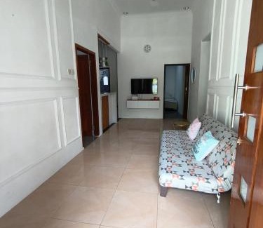 Banyuwangi House | nadien home stay Banyuwangi
