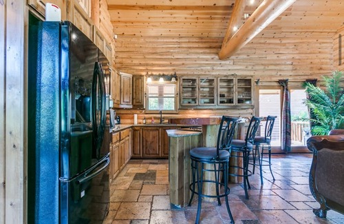 Wheatland Cabin | Naffcation Lodge OKC Cabin And Guest House Retreat On 5 Acres