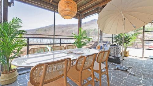 Namyangju House | Namyangju HAIMOM Family Pension Black