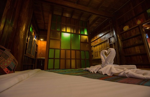 K. Phu Pieng House | Nan De Panna Riverside Homestay