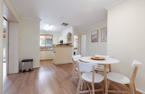 Bull Creek House | Nanas House by Swan BnB Management