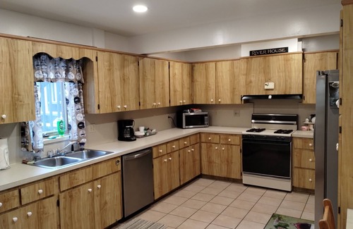 Dunnellon House | Nanas Rainbow riverhouse with waterfront close to headsprings