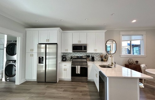 Wilmington Historic District Boat Rental | Napa at The Cove - Luxury Houseboat in Wilmington, NC