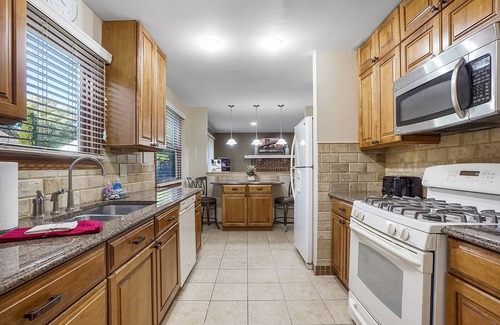 Fox Valley House | Naperville FHS Rental - Woodview Lane