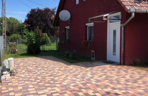 Balatonoszod Apartment | Napfény Ház Sonnenschein Haus