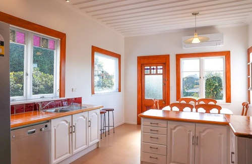 Hospital Hill House | Napier Hilltop Stays - views & outdoor pool!