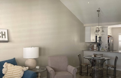 Crown Pointe Condo | Naples condo in quiet neighborhood