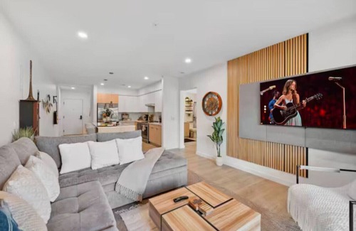 Downtown Nashville Apartment | Nashville HYVE Music City