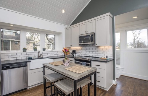 12 South House | Nashville's Best Historic Neighborhood! Walk to Food & Shopping!
