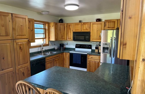 Hannibal Cabin | National Forest, Fishing, Trail riding, Hunting, Bars/Eatery and Pet-Friendly