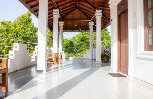 Mahiyanganaya Bed & Breakfast | National Holiday Resort