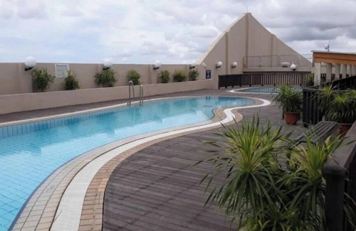 Kampung Surabaya Apartment | Natol Homestay-Riverbank Suites High Rise City Centre
