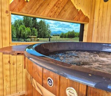 gmina Slemien Apartment | Natur House Beskidy - dom z drzewa księżycowego z SAUNĄ i BALIĄ Jacuzzi!