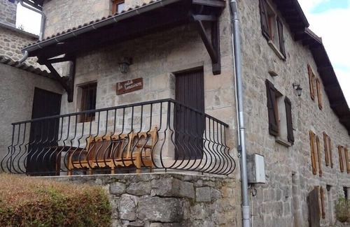 Desaignes House | Nature break and hike in the green Ardèche.