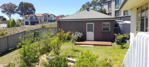 Jerrabomberra House | Nature in Town Studio Granny Flat
