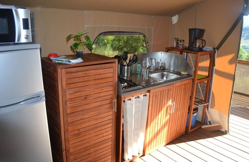 Bessuejouls Cottage | NATURE LODGE TENT WITH STUNNING VIEW