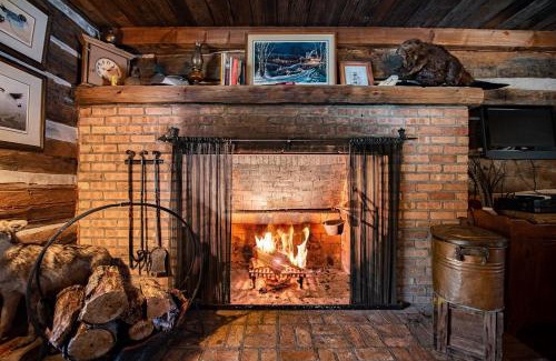 Grayling Villa | Nature Lovers Paradise Uncle Toms 3BDR Cabin 5644
