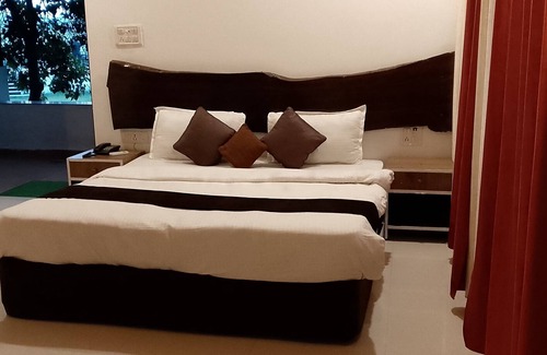 Khatia Hotel | Nature's Sprout Wildmark Kanha Resort