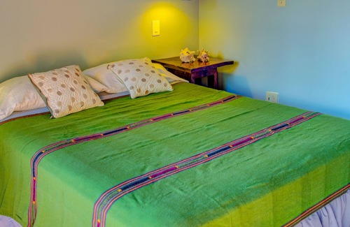 Antoneys Cay Resort | Nature View Queen West End Land's End Hotel Resort Roatan Honduras