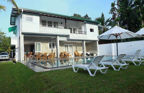 Ambalangoda Villa | Nature Villa 6BR Holiday Home with Pool
