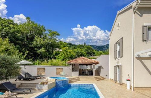 Drivenik Villa | Nature Villa Frangipane with Pool - Happy Rentals