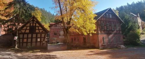 Bollberg House | Naturhof-Papiermühle 2 Bett-Zimmer Rosenrot