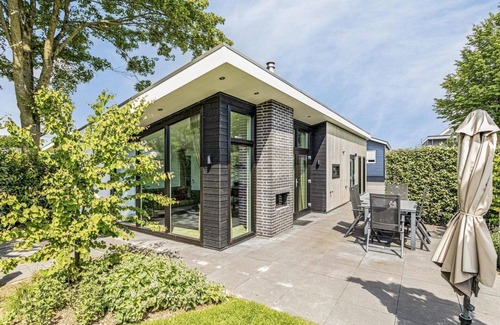 Aalst Ski Chalet | ✓ Natuurlodge at Recreatiepark het Esmeer ✓ Holiday home for 4 persons ✓ Located in Aalst (Gelderland) ✓ Waterside holiday park ✓ Book directly through the park