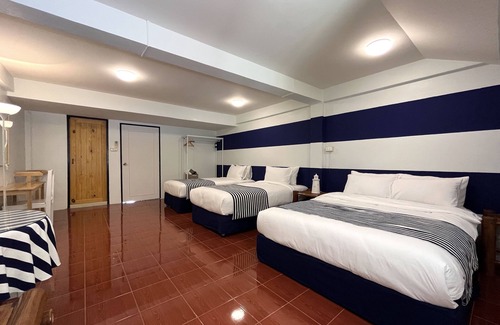 Khuekkhak House | Nautical Home & Seashell House B&B