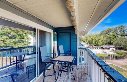 Cornelius Apartment | Nautique Retreat #304