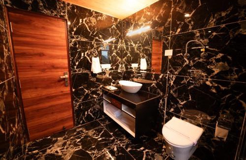 Burwa Hotel | Nazaara - A Luxe Retreat