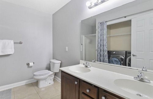 Roseland Apartment | ND Luxury Townhome 8 min to ND Stadium!