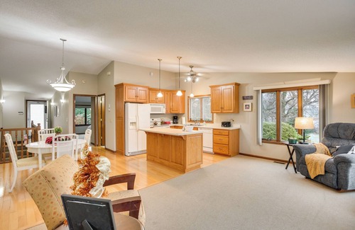 Wright County House | Near All-Season Trails: Howard Lake Home w/Dock!