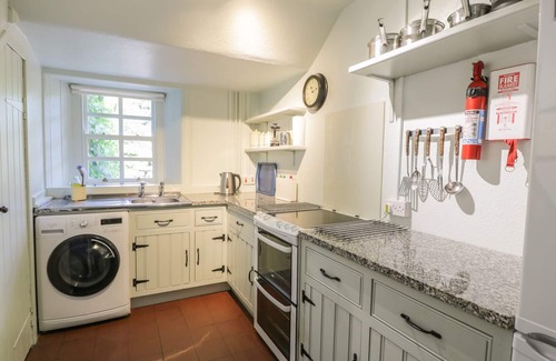 St Abbs Cottage | NEAR BANK COTTAGE, pet friendly, character holiday cottage in St Abbs