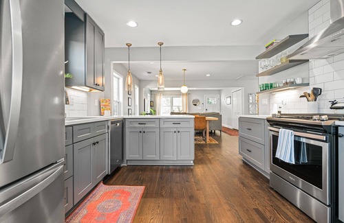 East Side House | Near Beltline EAV 'Quiet' Fenced Yard' Fire pit