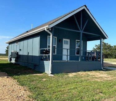 Compton House | Near Buffalo River King Bed Sleeps 5 Secluded