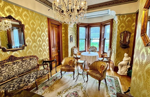 Cherry Valley Bed & Breakfast | Near Cooperstown – 10-BR Mansion w/Private Chef Meals & Team Party Allowed