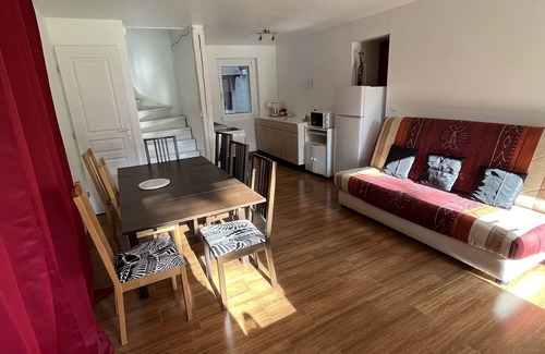 Couilly-Pont-aux-Dames Apartment | Near Disney, apartment in large, quiet property.