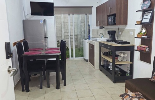 Coatepeque House | Near hot springs, 30mins from Ataco or Chinamas border - La Maison de Violette