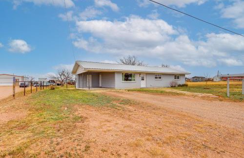 Aspermont House | Near Hunting Grounds Quiet Home in Aspermont!