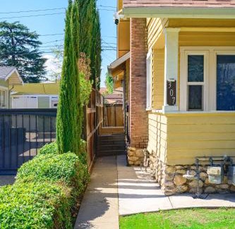 San Gabriel Apartment | Near LA Cozy Home with Full Kitchen & Laundry