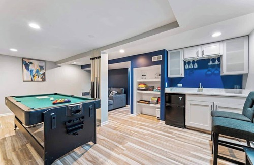 Gages Lake House | Near Lake 4BR w/Hot Tub & Games | LCP Collection