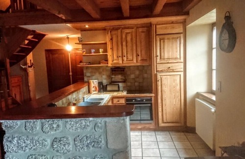 Auroux House | Near Lake Naussac