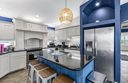 Crystal Beach House | Near Marina~Near Beach~Chef Kitchen~Games~Balcony